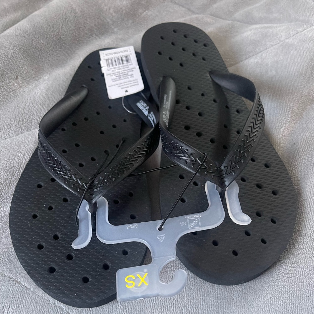 Room Essentials Adult Unisex, Dorm, Pool Shower Shoes